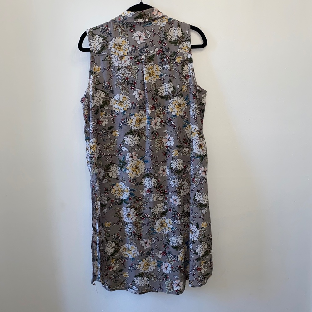 Vertigo Gray Floral button down sleeveless shirt dress - Picture 5 of 7